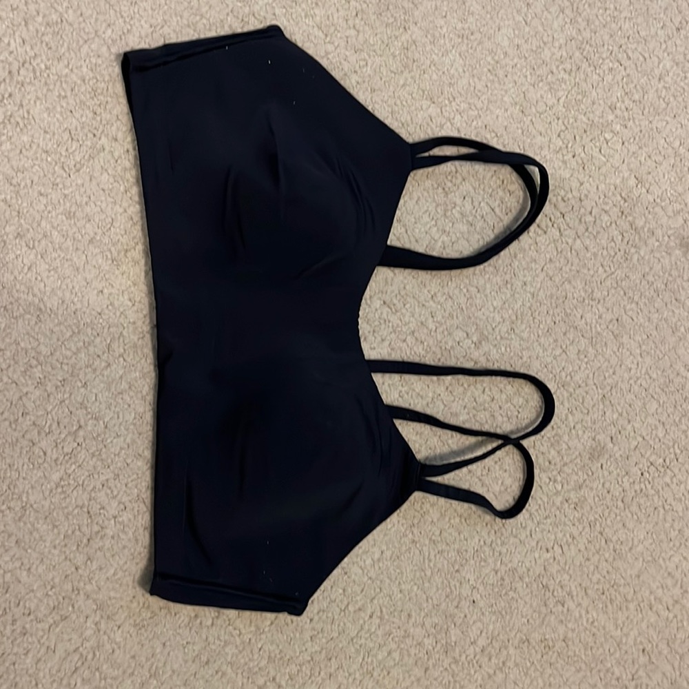 Lululemon black like a cloud bra